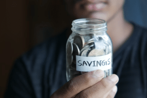 3 הטריקים הפסיכולוגיים המובילים שיעזרו לך לחסוך כסף